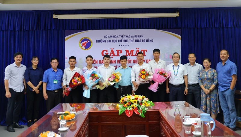 Từ giảng đường đến thao trường - tuổi trẻ Trường Đại học Thể dục thể thao Đà Nẵng sẵn sàng cống hiến, vững bước bảo vệ Tổ quốc